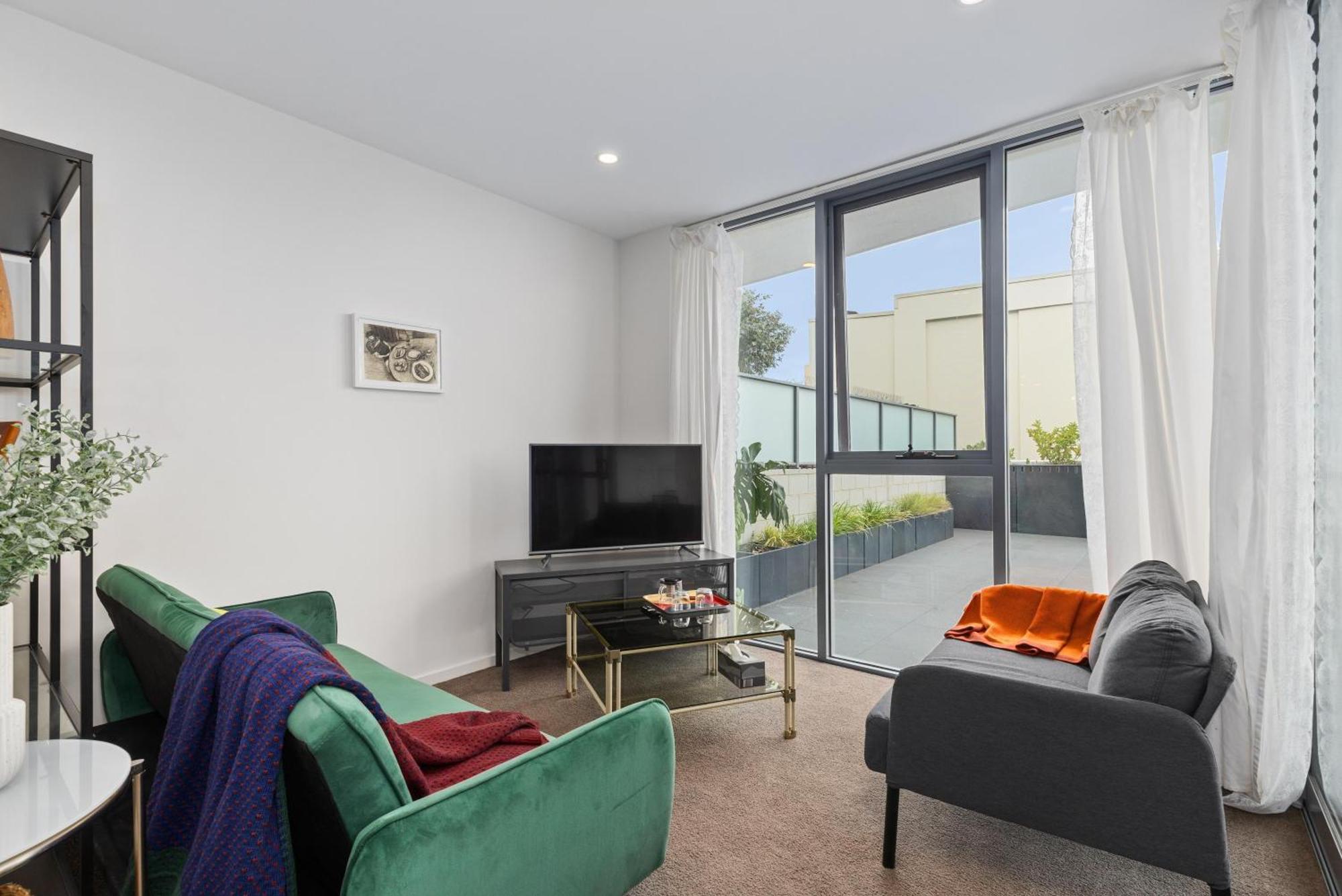 Apartment Sunny Blossom Escapes With Free Parking And Pool Canberra